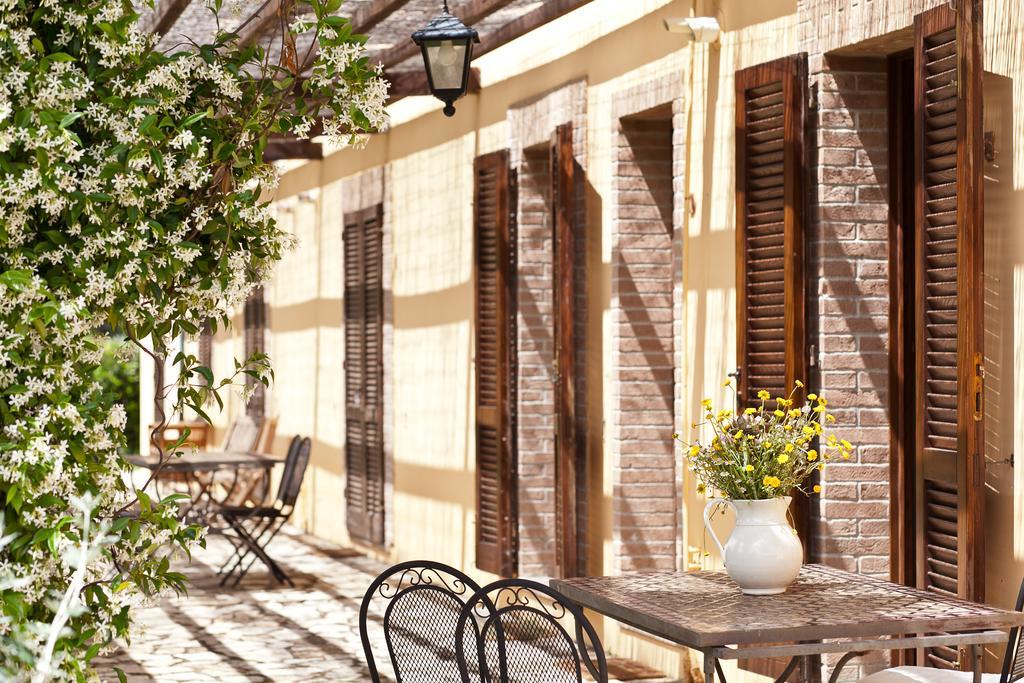 Гостевой дом Casale Pundarika Рипарбелла Экстерьер фото